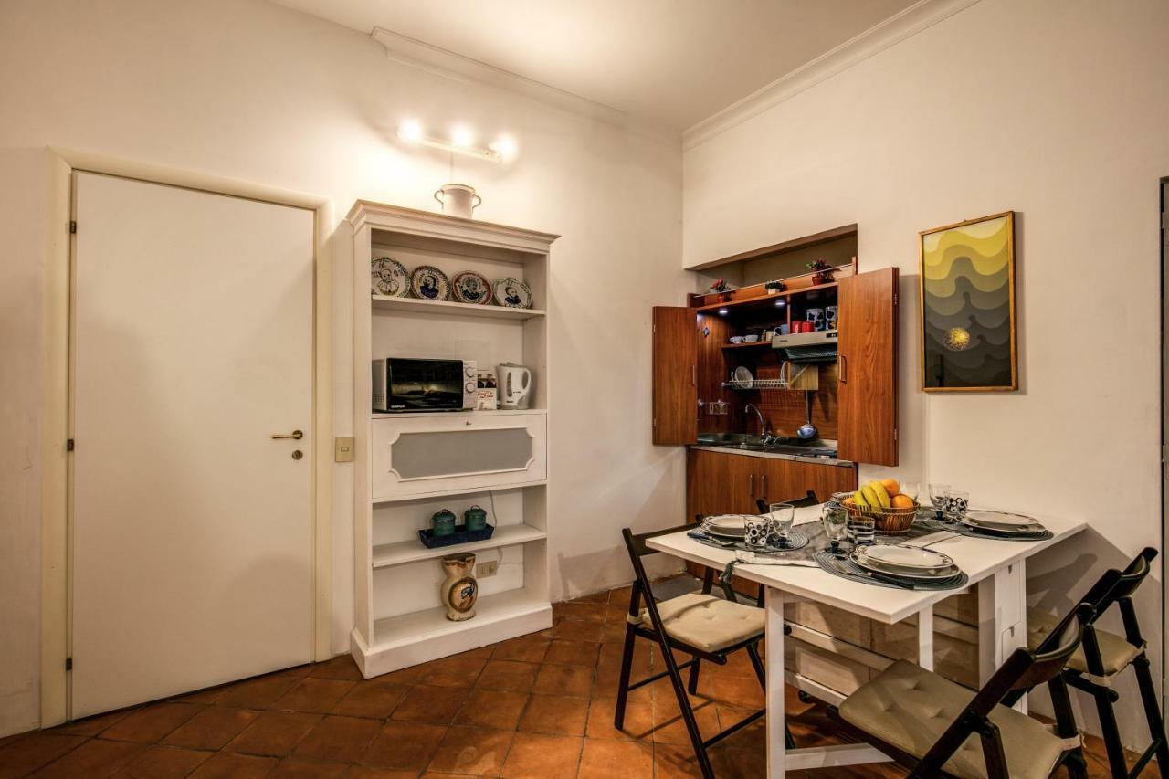 Colosseum Forum Apartment Рим Екстер'єр фото